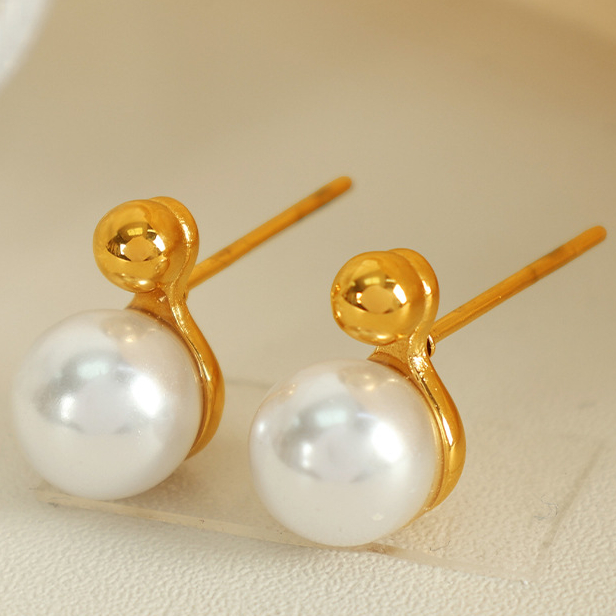 1 Paar Simple Series Einfache geometrische Ohrstecker aus Edelstahl mit 18 Karat Goldbeschichtung und Kunstperlen für Damen